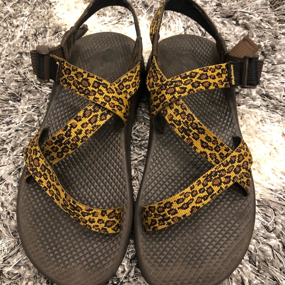 Leopard Chacos!!